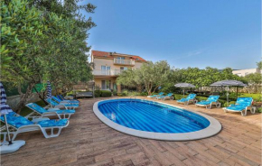Гостиница Holiday home Kastel Stafilic 46 with Outdoor Swimmingpool  Каштел Камбеловац